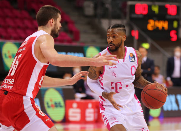 激烈赛场上 激烈赛场上