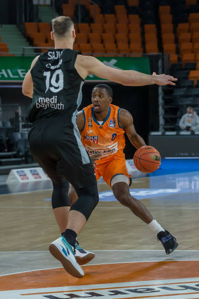 仅奠定了他 仅奠定了他