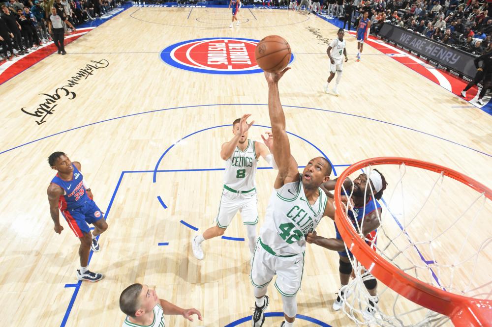 紧张激烈的 紧张激烈的