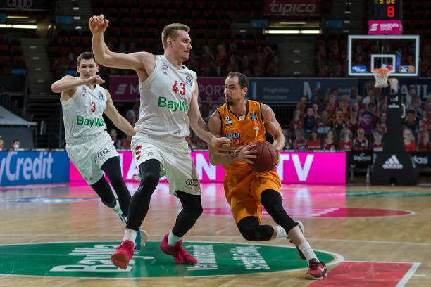 凭借出色的 凭借出色的